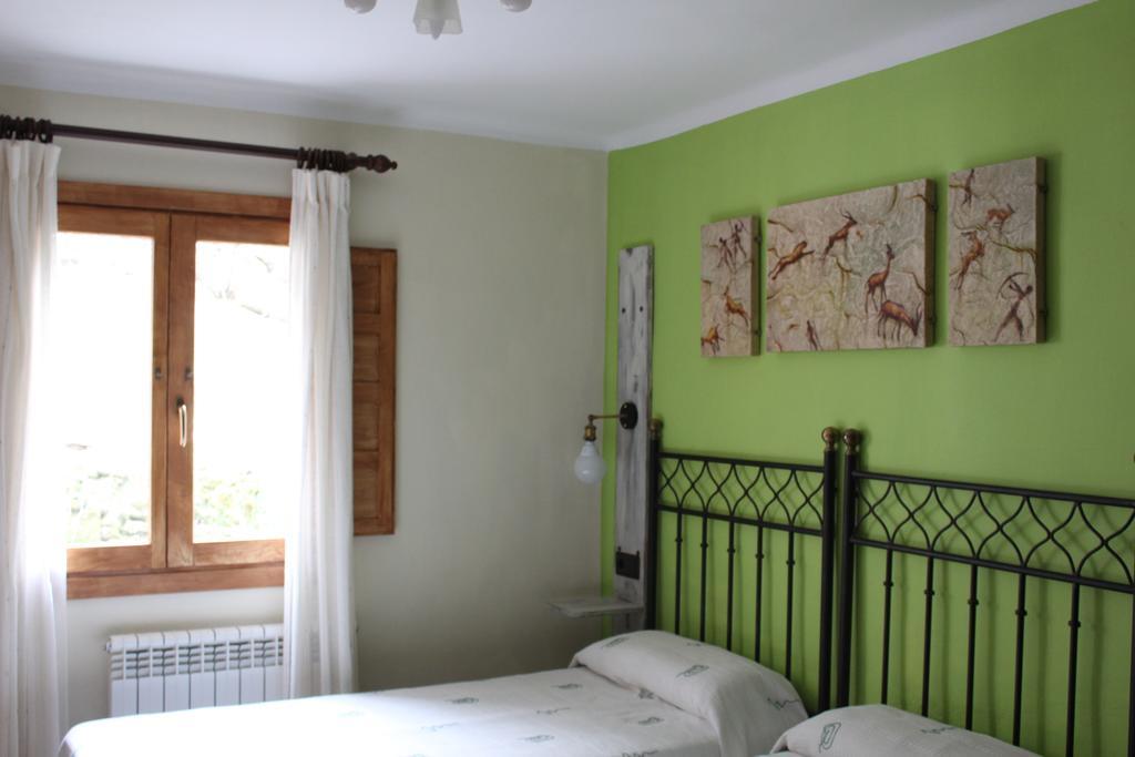 Twin Room,1409742827:JPEG